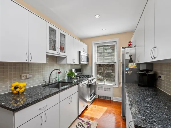 9437 Shore Road image 4 of 28