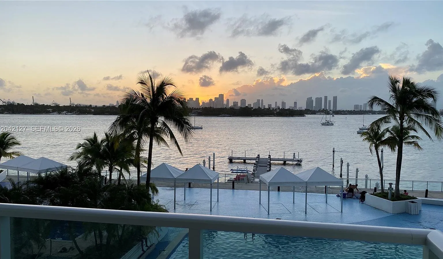 Mirador 1000 — Photo 1