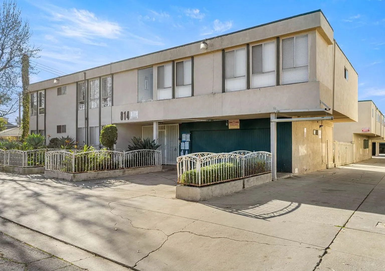 814 Victor Ave — Photo 1