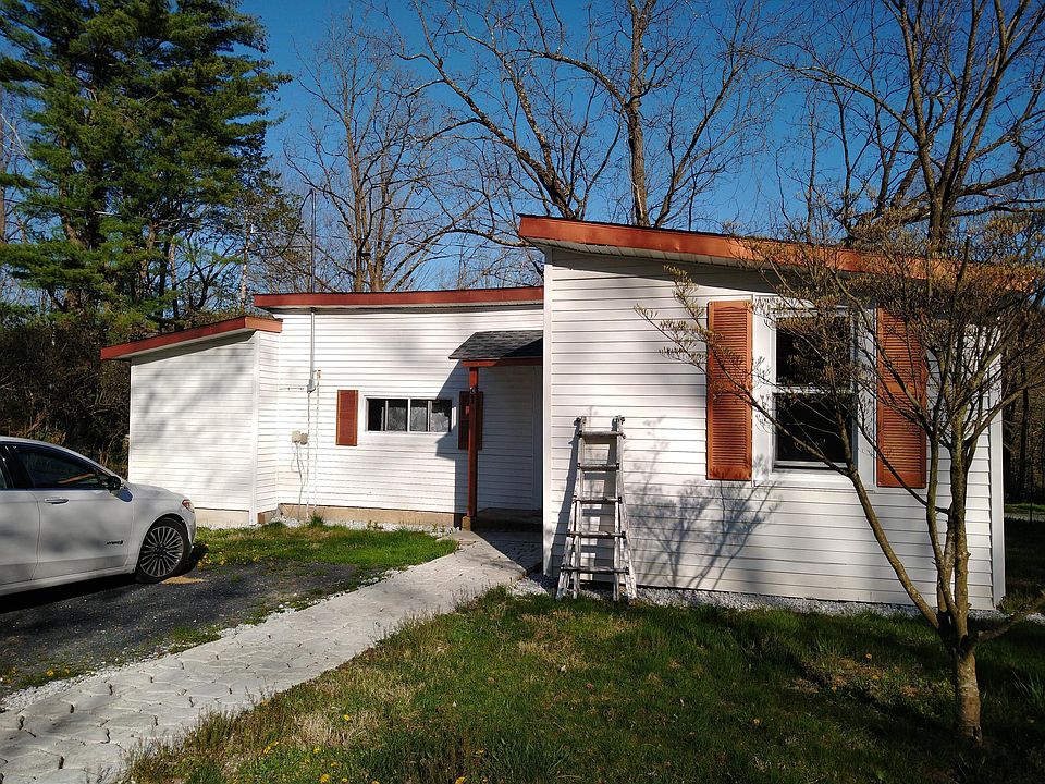 1st image of 1 Royal Acres Dr #1
