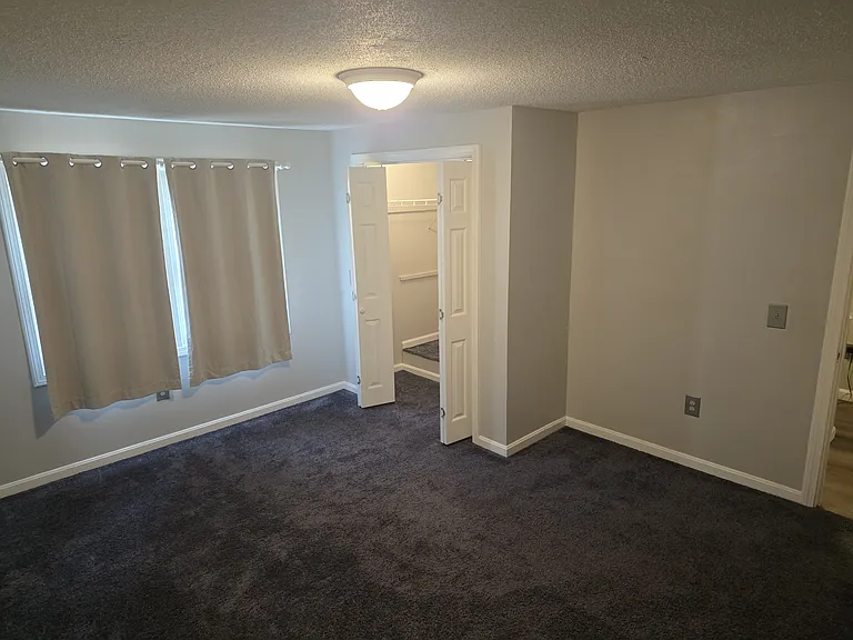 149 Kenyon Ave — Photo 10