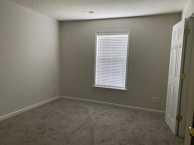 933 Scholastic Ct — Photo 17