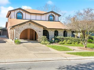 1202 Transcontinental Dr, Metairie, LA 70001