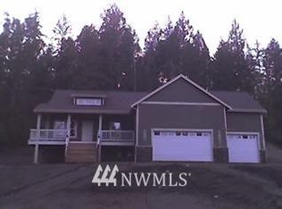 8902 SE Lawrence Dr, Port Orchard, WA