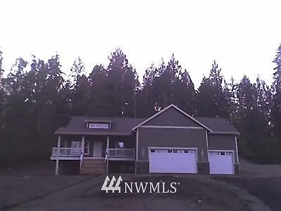 8902 SE Lawrence Drive photo 1
