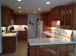 970 Greenridge Ter, Brookfield, WI 53045