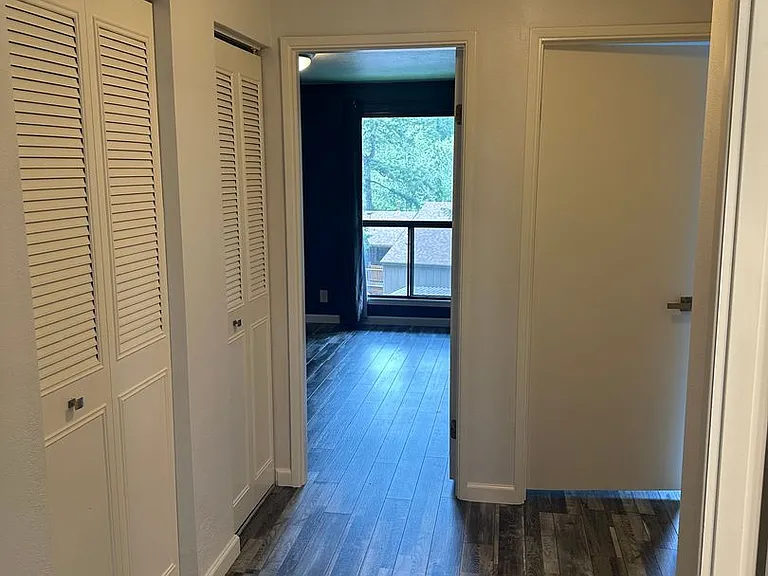 405 Stonewood Dr — Photo 17
