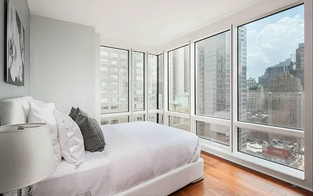 Rented by Compass | media 24