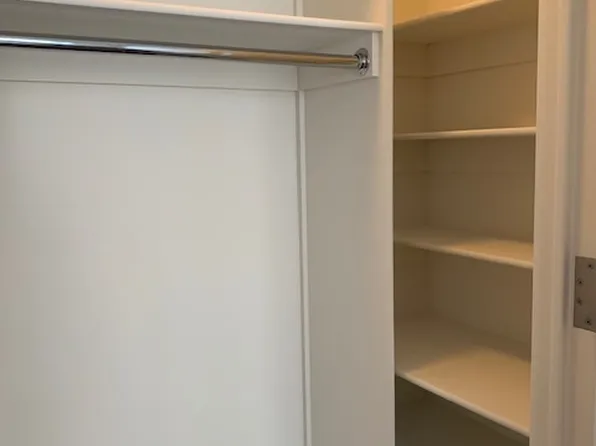 60 Riverside Boulevard image 8 of 10