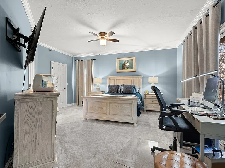 106 Oxford Dr #8 — Photo 17