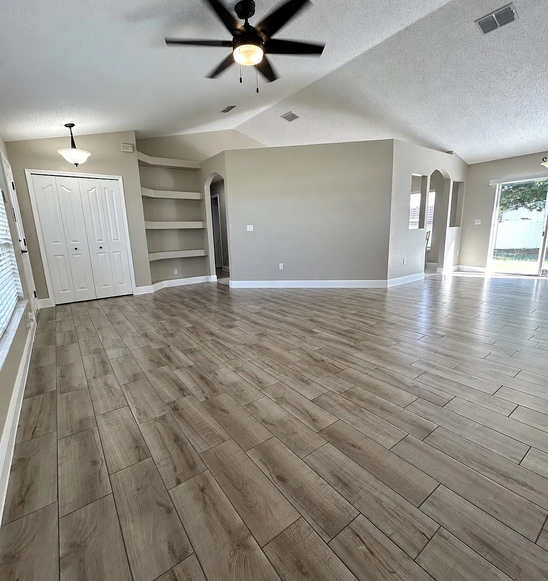 3 bed, 2.0 bath, 1566 sqft, $2,100 — Photo 3