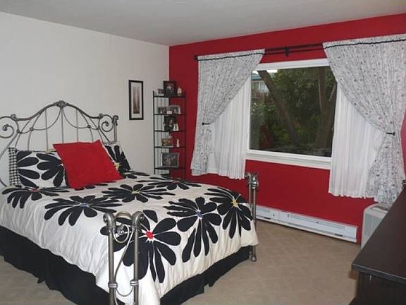 Bedroom (one of two)