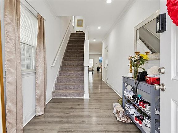 4th image of 614 Rolfe St