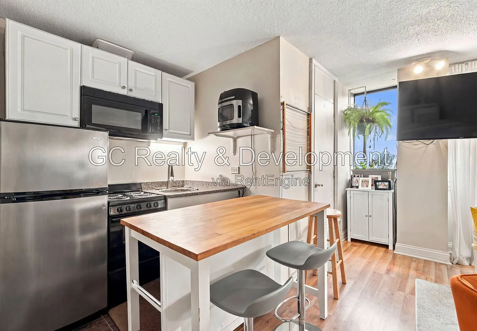 Studio, 1.0 bath, 700 sqft, $1,475 — Photo 4