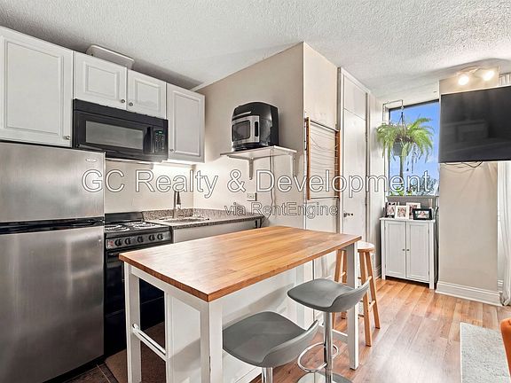 4th image of 3110 N Sheridan Rd APT 1107