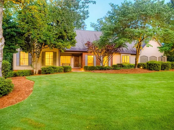 1308 Kingsway Ln, Vestavia, AL 35243