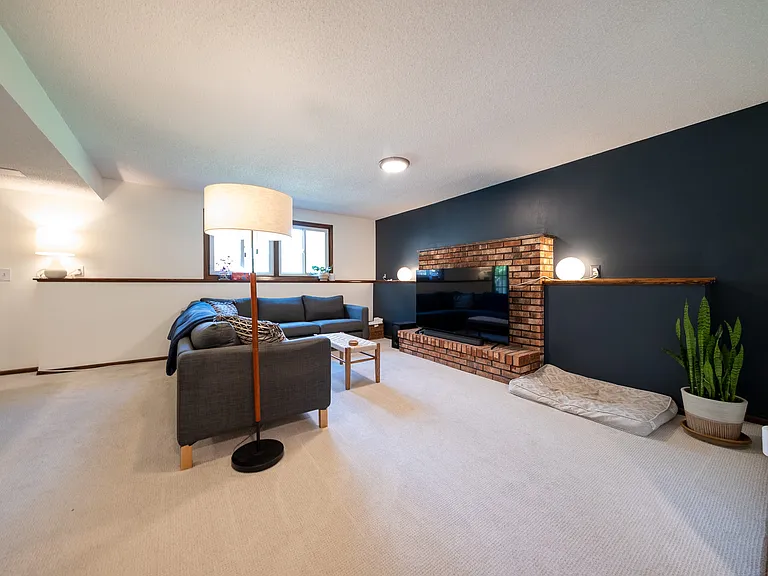 1581 Woodside Ct NE — Photo 21