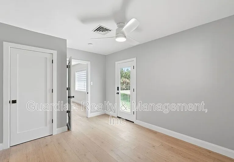 6819 E Paradise Pkwy — Photo 26