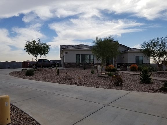 3rd image of 16025 W Cinnabar Ct