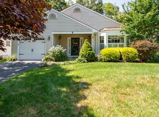 5 Beaver Hollow Dr, Brick, NJ 08724