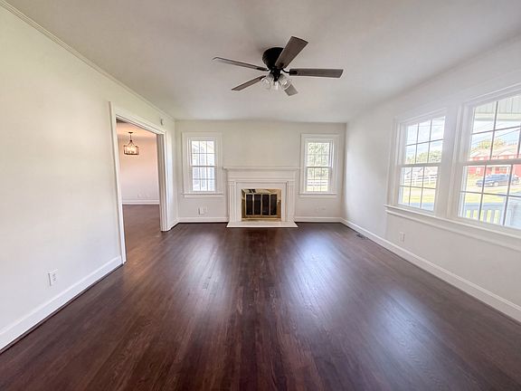 3rd image of 415 Hawkins Rd