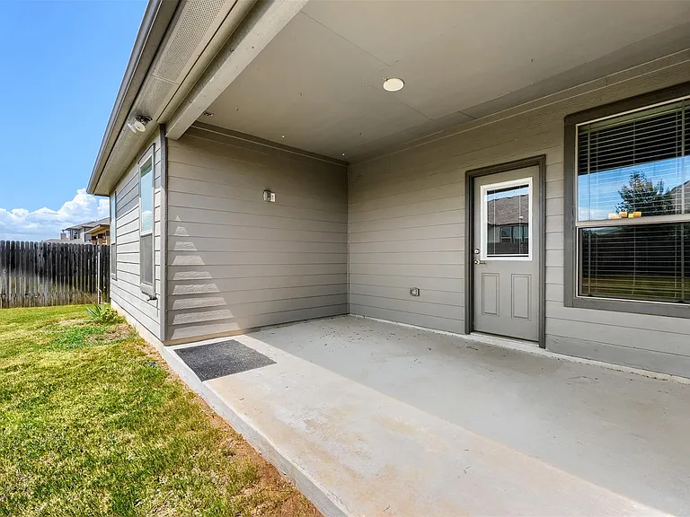 199 Kennicott Dr — Photo 18