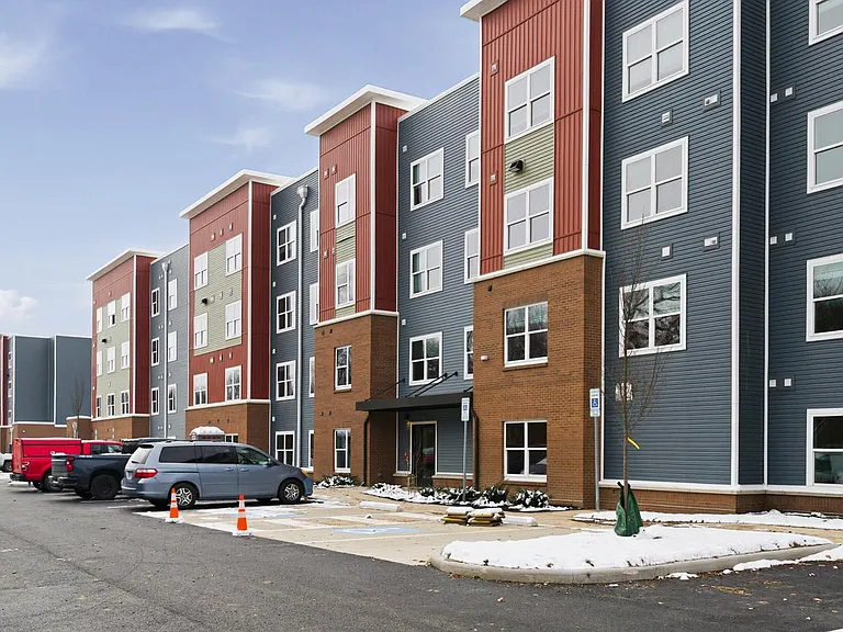 Granville Woods Lofts II — Photo 37