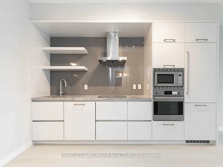 2221 Yonge St #2510 — Photo 9