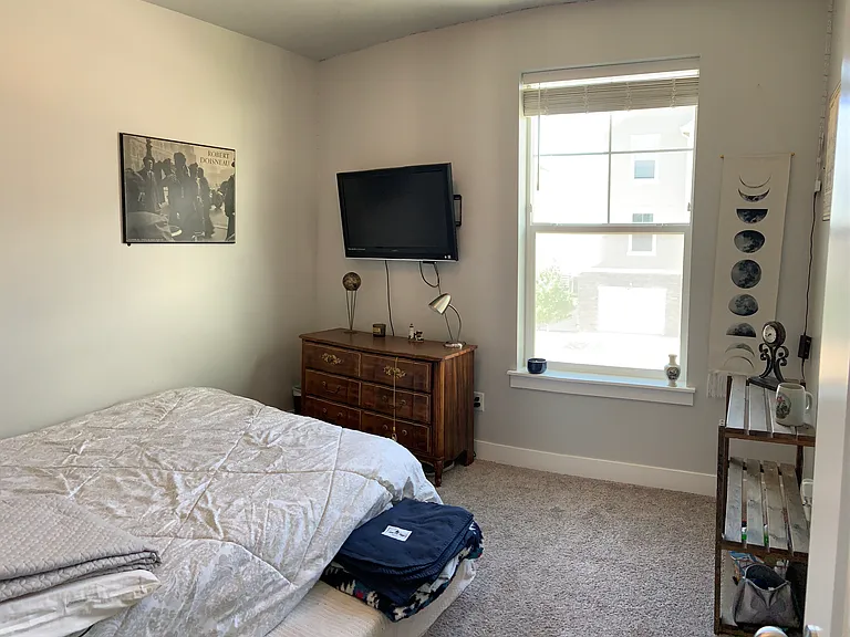 45 W Silver Springs Dr — Photo 5