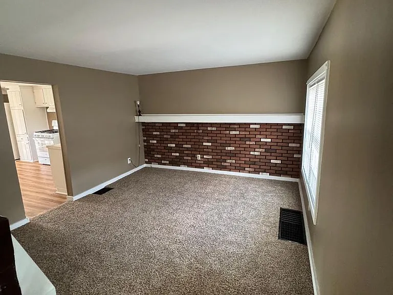 7801 Morgan Rd — Photo 8