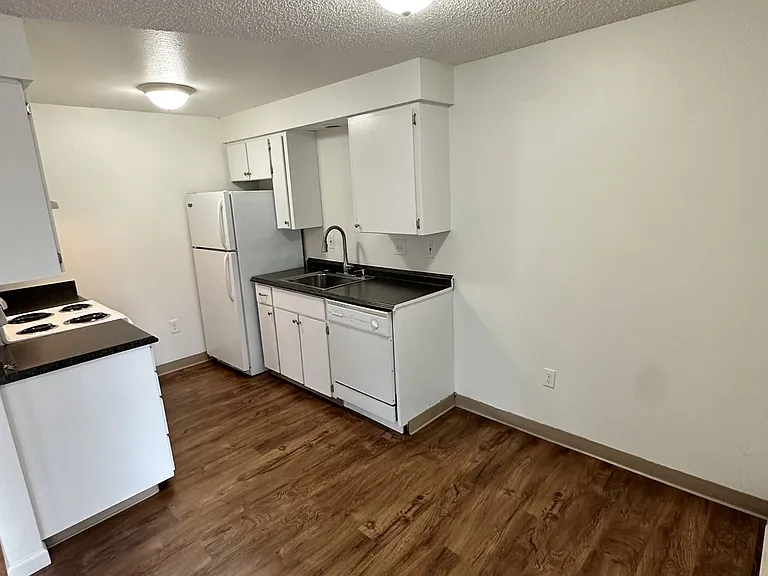226 E 7th Ave #6 — Photo 2