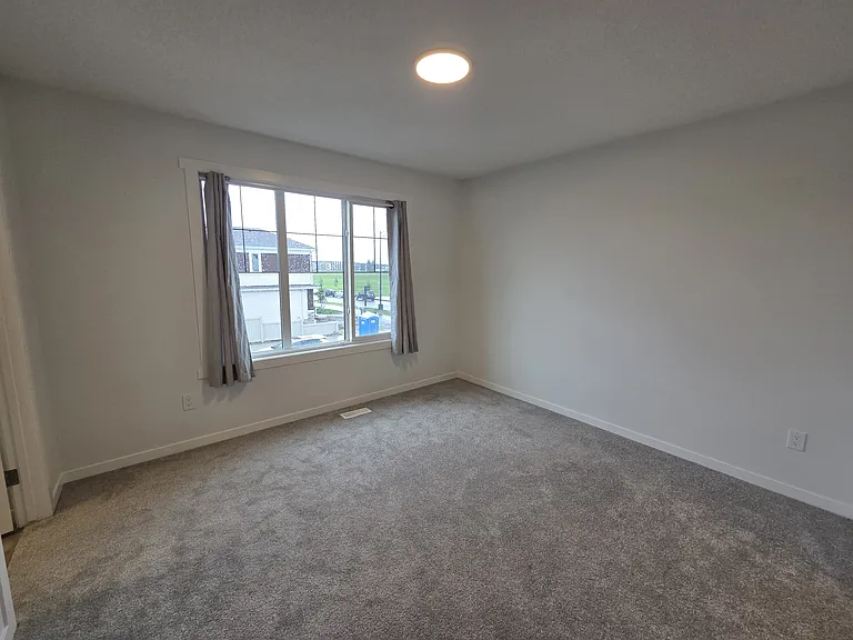 439 Aster Blvd NW — Photo 4