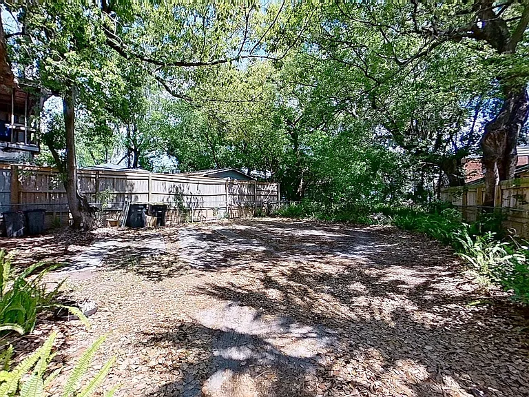 2752 Herschel St Quad — Photo 16