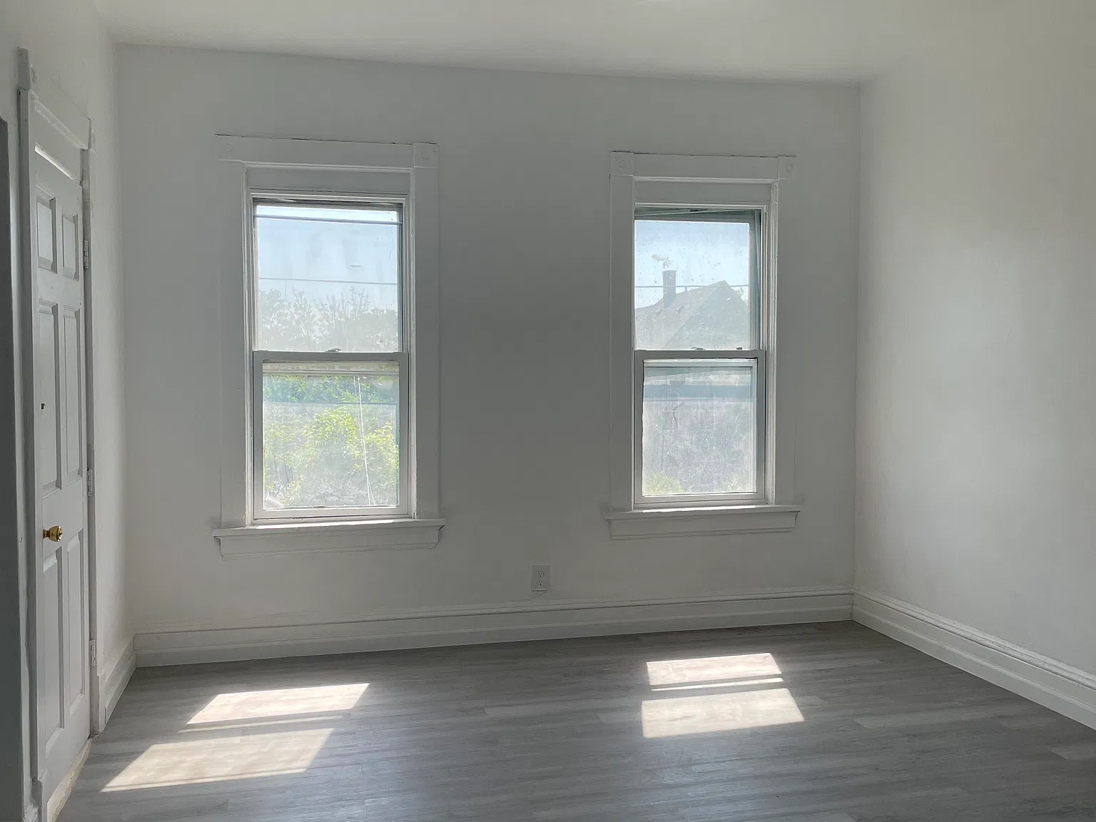 3 bed, 1400 sqft, $1,100 — Photo 3