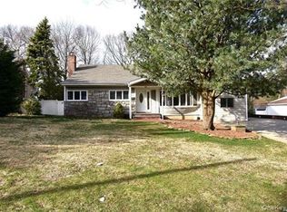 44 Miller Rd, Farmingdale, NY 11735