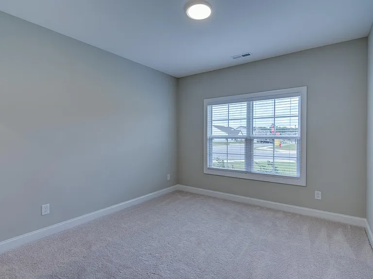 60 Kingsly Dr — Photo 29