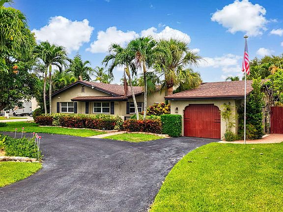 2nd image of 3315 FERNWOOD Drive