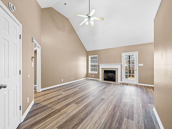 5th image of 1415 Cedar Springs Cir