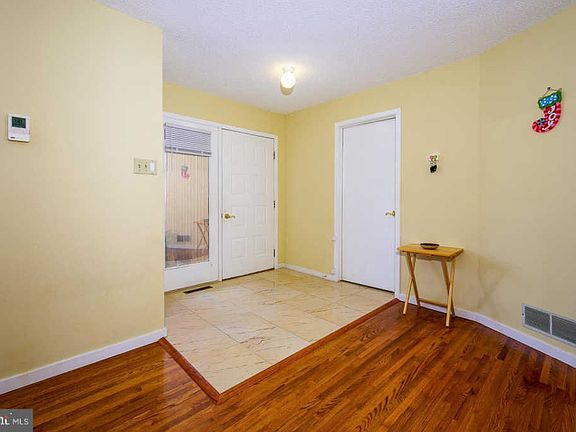 5th image of 10 Margaret Ct