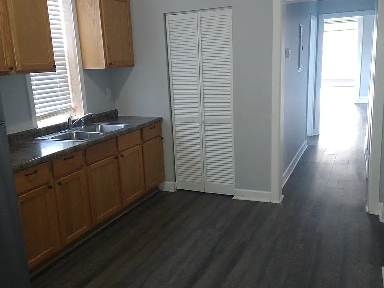 209 S Albany Ave #2 — Photo 6