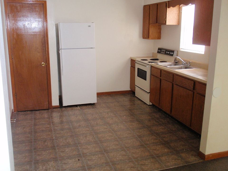 2nd image of 216 W Home St
