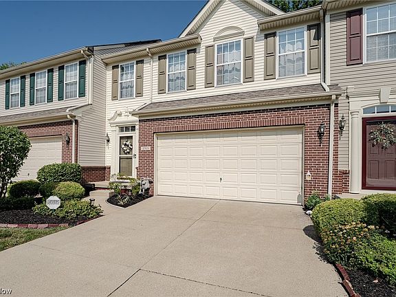 2nd image of 2921 Stratford Way