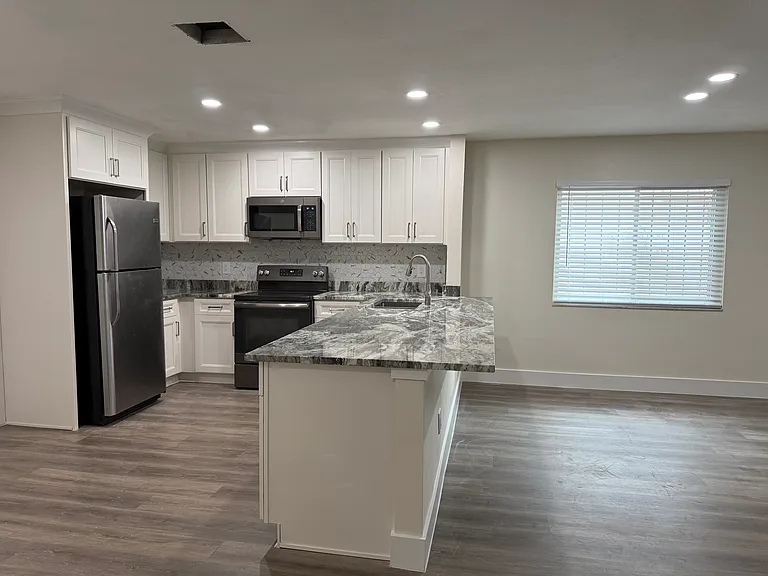995 Beach Breeze Dr — Photo 17