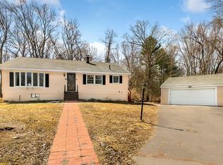 16 Bonnievale Dr, Bedford, MA 01730