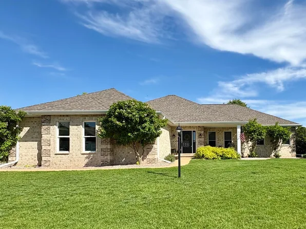 509 Royal Saint Pats Dr, Wrightstown, WI 54180