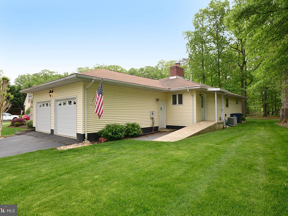 1st image of 4709 Upland Dr