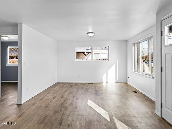 5th image of 411 Lillie Ln