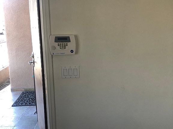 3rd image of 3120 W 30th St #3120