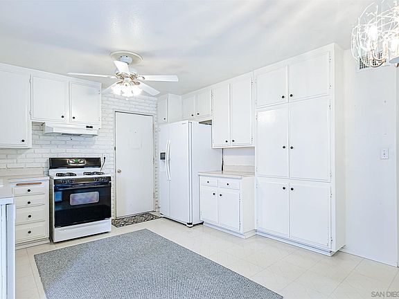 3rd image of 7241 Steinbeck Ave