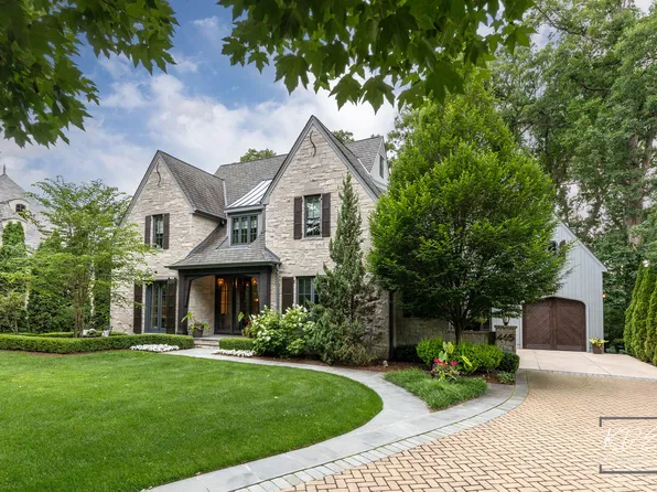 465 White Oak Dr, Naperville, IL 60540